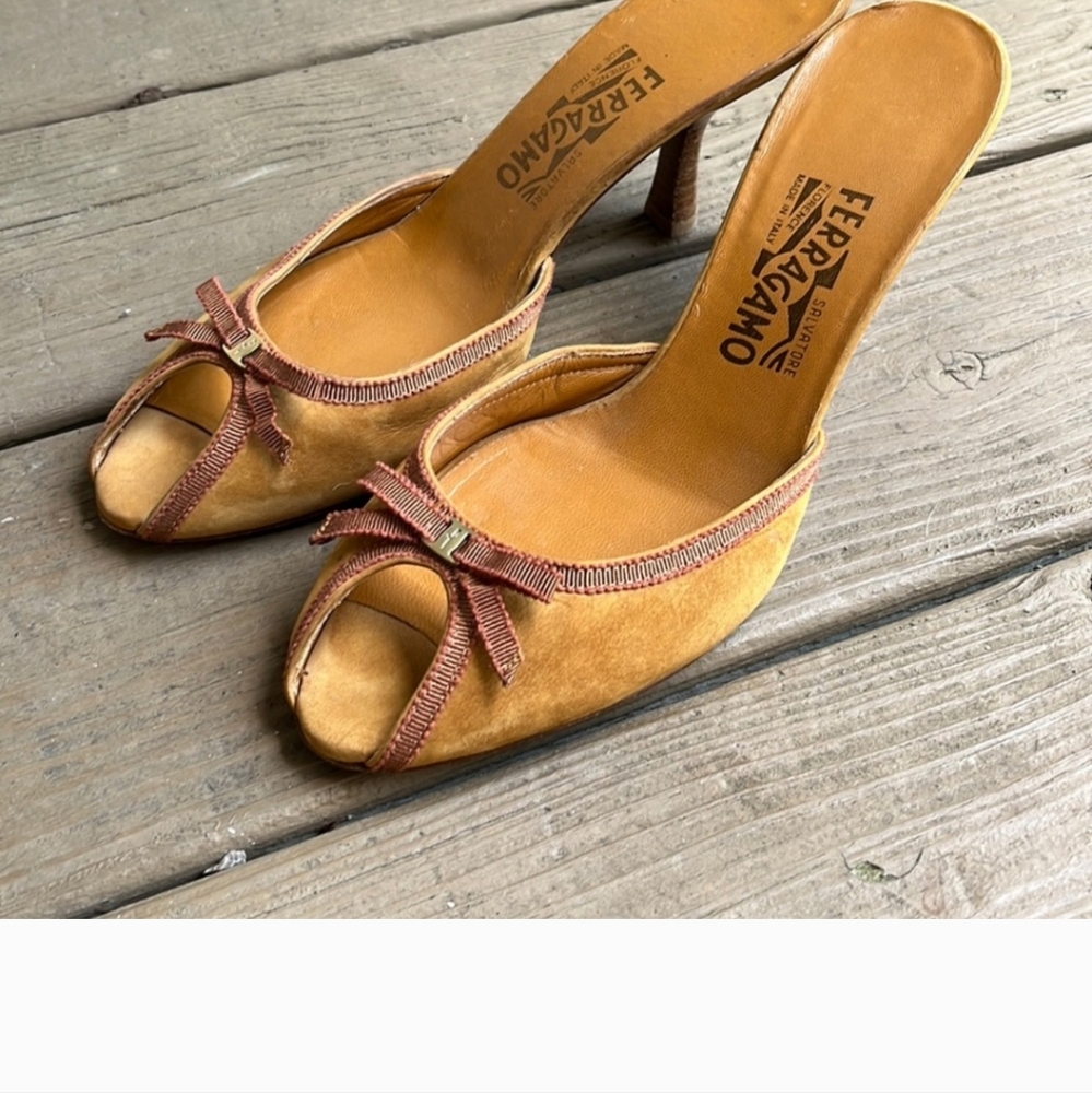 Salvatore Ferragamo Italy Tan Suede sandals Womens 8 - 5